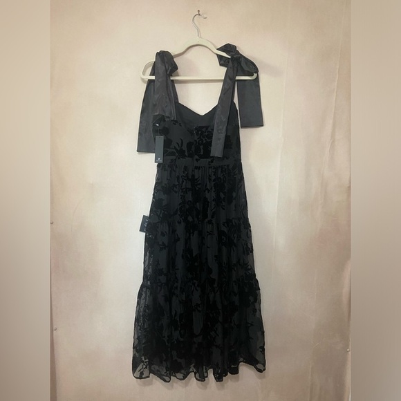 Lulu's Sweet Essence Black Floral Burnout Velvet Tie-Strap Midi Dress size S NWT - Picture 9 of 9